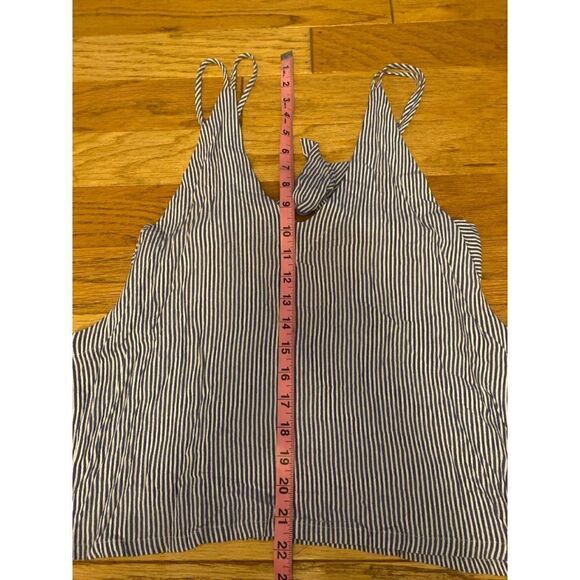 Lulus , women's blue, white striped sleeveless blouse, tie on the back size med - Picture 8 of 8
